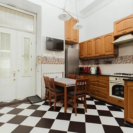 Grand Boulvard Apartment